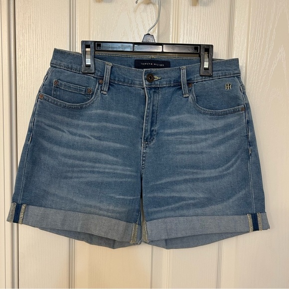 Tommy Hilfiger TH Flex Cuffed Denim 5” Shorts in Pacific Blue Size 4 - Picture 3 of 8